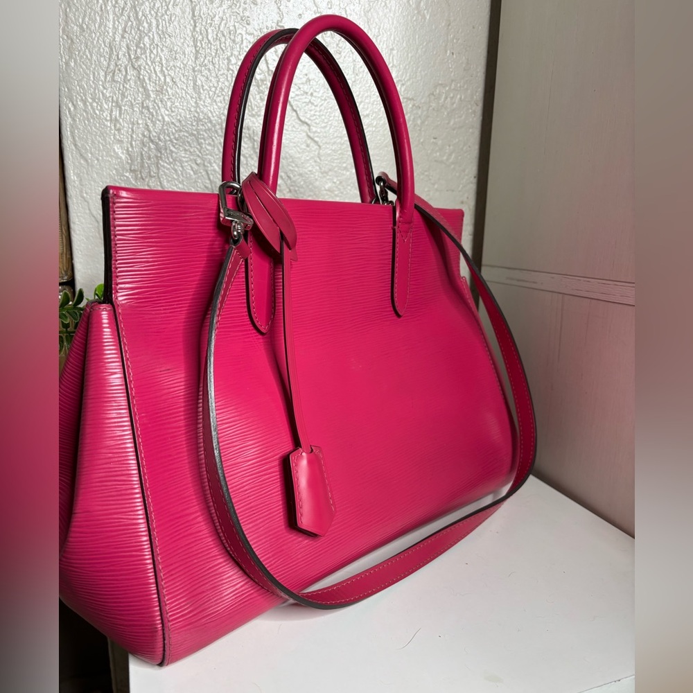Louis Vuitton Pink Epi Marly
2 Way Bag - Picture 4 of 17